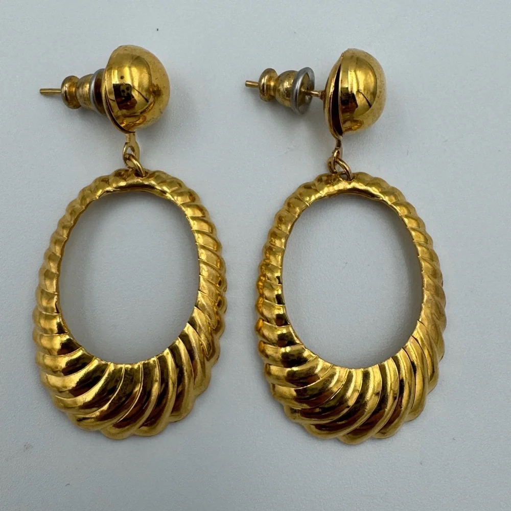 Vintage Gold Tone‎ Ribbed Oval Drop Dangle Earrings Statement Retro
